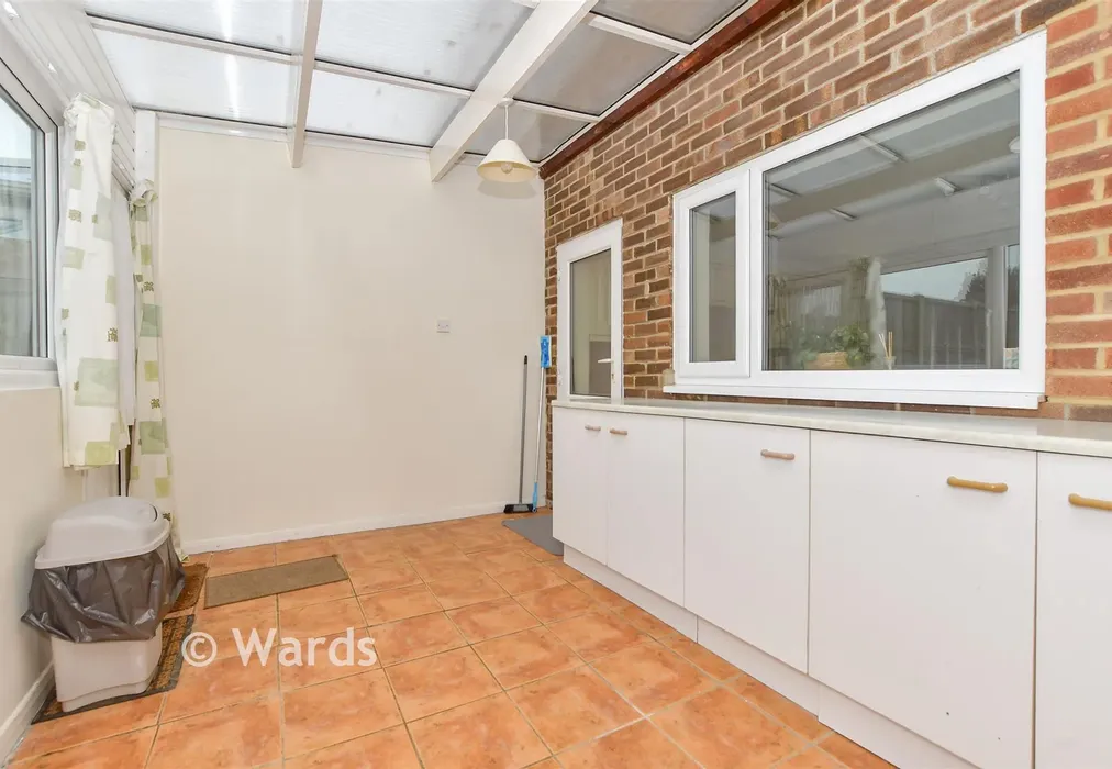 Conservatory - Cherry Waye, Eythorne, Dover, Kent - Wards of Kent