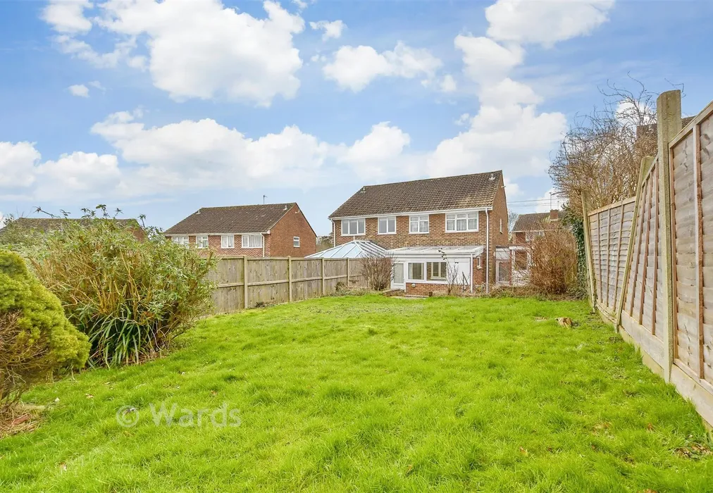 Rear Garden - Cherry Waye, Eythorne, Dover, Kent - Wards of Kent