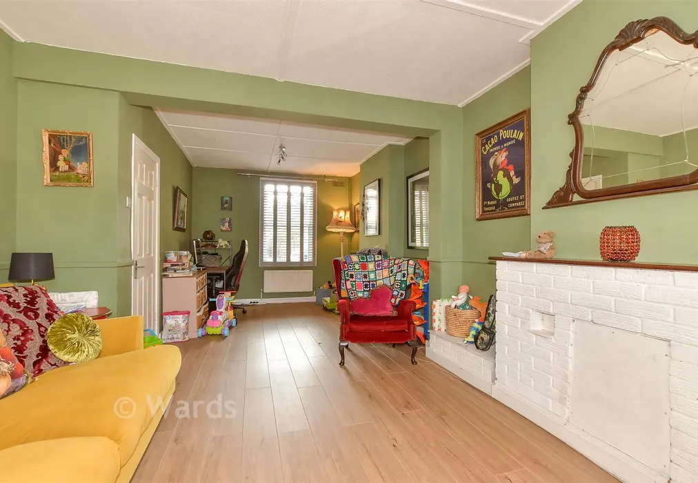 Lounge - Bank Street, Herne Bay, Kent - Wards of Kent