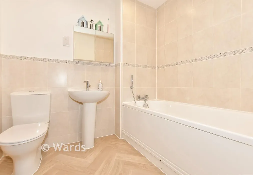 Bathroom - Fitzwalters Meadow, Canterbury, Kent - Wards of Kent