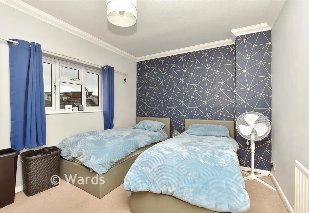 Bedroom 2 - Dunkirk Close, Gravesend, Kent - Wards of Kent