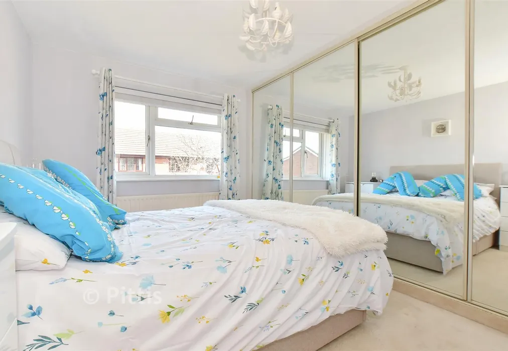 Bedroom 1 - Alverstone Road, Apse Heath, Sandown, Isle of Wight - Wards of Kent