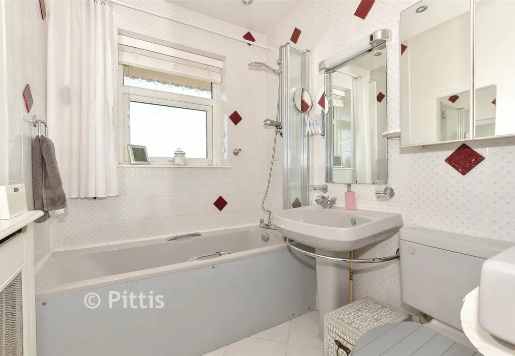 Bathroom - Alverstone Road, Apse Heath, Sandown, Isle of Wight - Wards of Kent