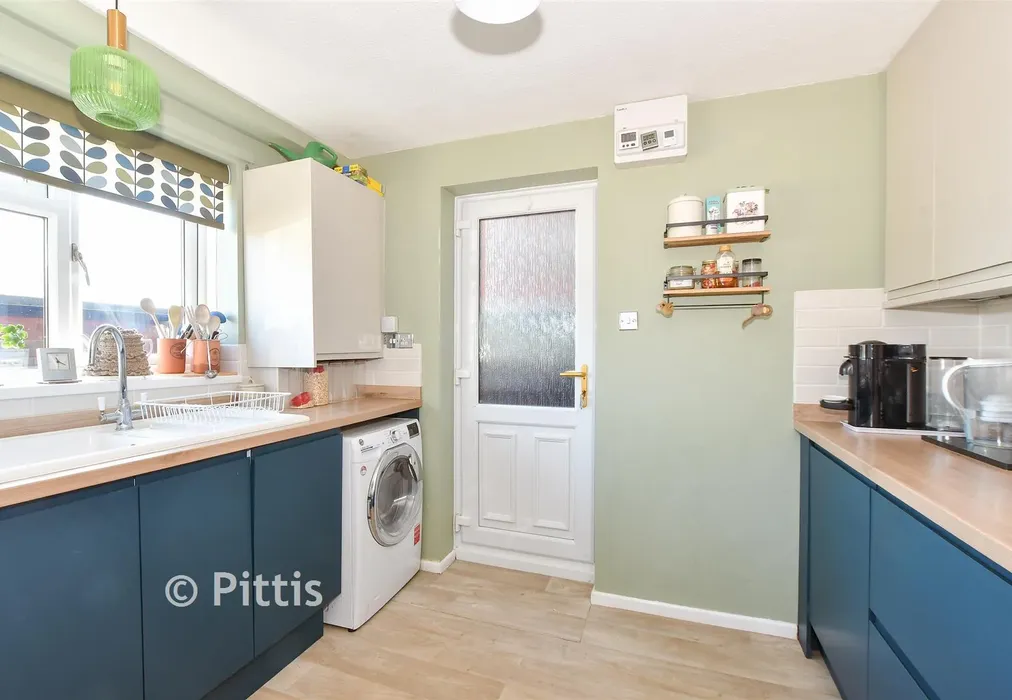 Kitchen - Alverstone Road, Apse Heath, Sandown, Isle of Wight - Wards of Kent