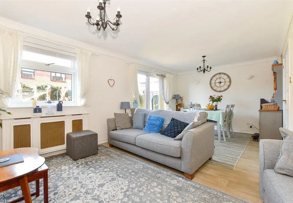 Lounge/Dining Room - Alverstone Road, Apse Heath, Sandown, Isle of Wight - Wards of Kent