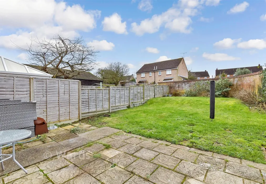 Rear Garden - Chillington Close, Upper Halling, Rochester, Kent - Wards of Kent