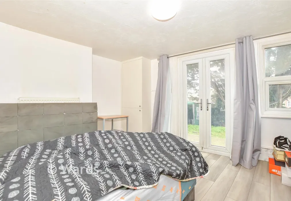 Lounge/ Bedroom - Ashford Road, Maidstone, Kent - Wards of Kent