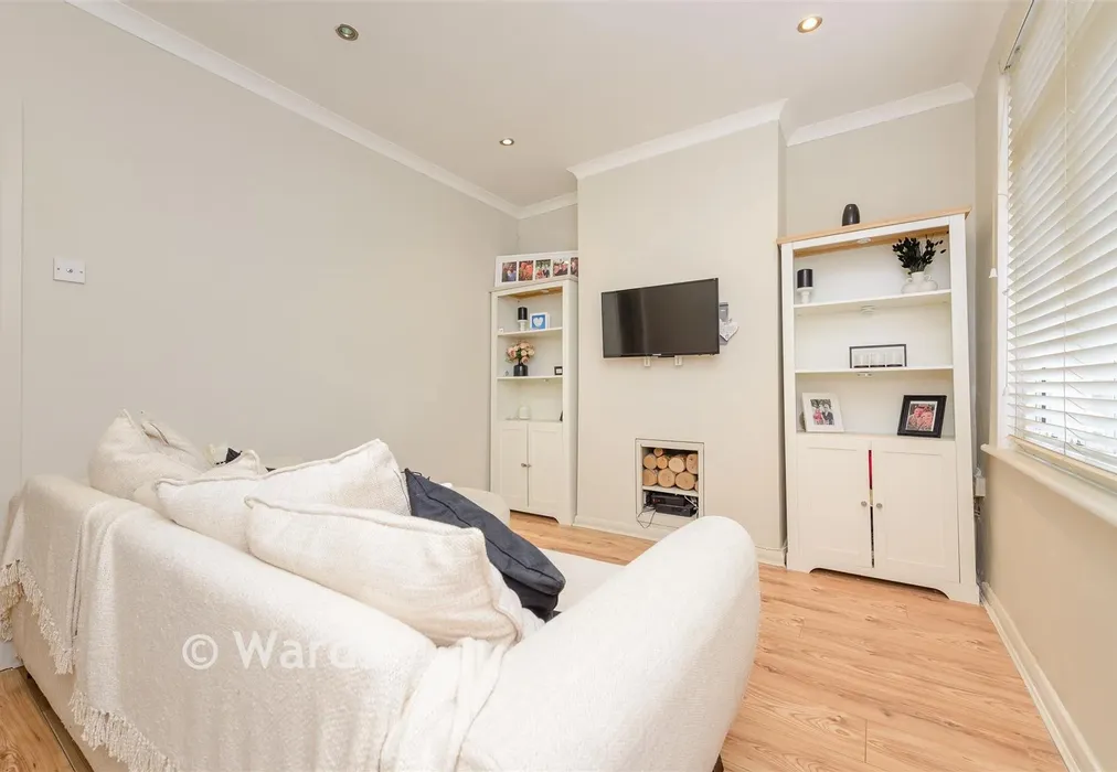 Lounge - Gordon Road, Chatham, Kent - Wards of Kent