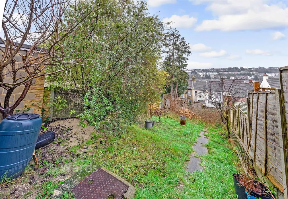Rear Garden - Clarence Road, Chatham, Kent - Wards of Kent