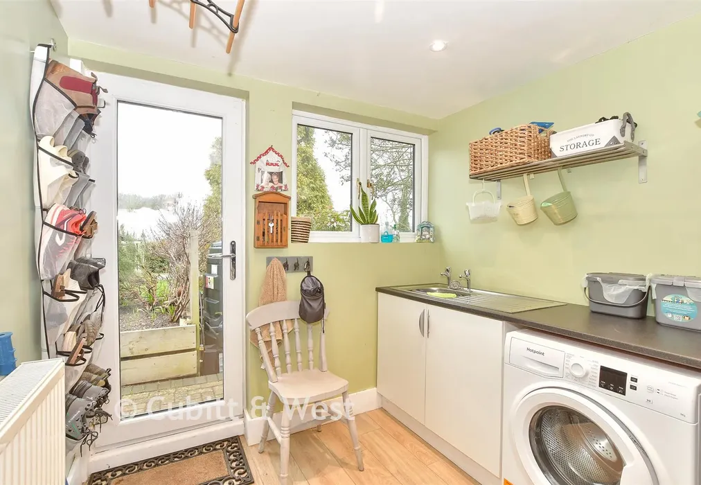 Utility Room - Hamsey Road, Sharpthorne, East Grinstead, West Sussex - Wards of Kent