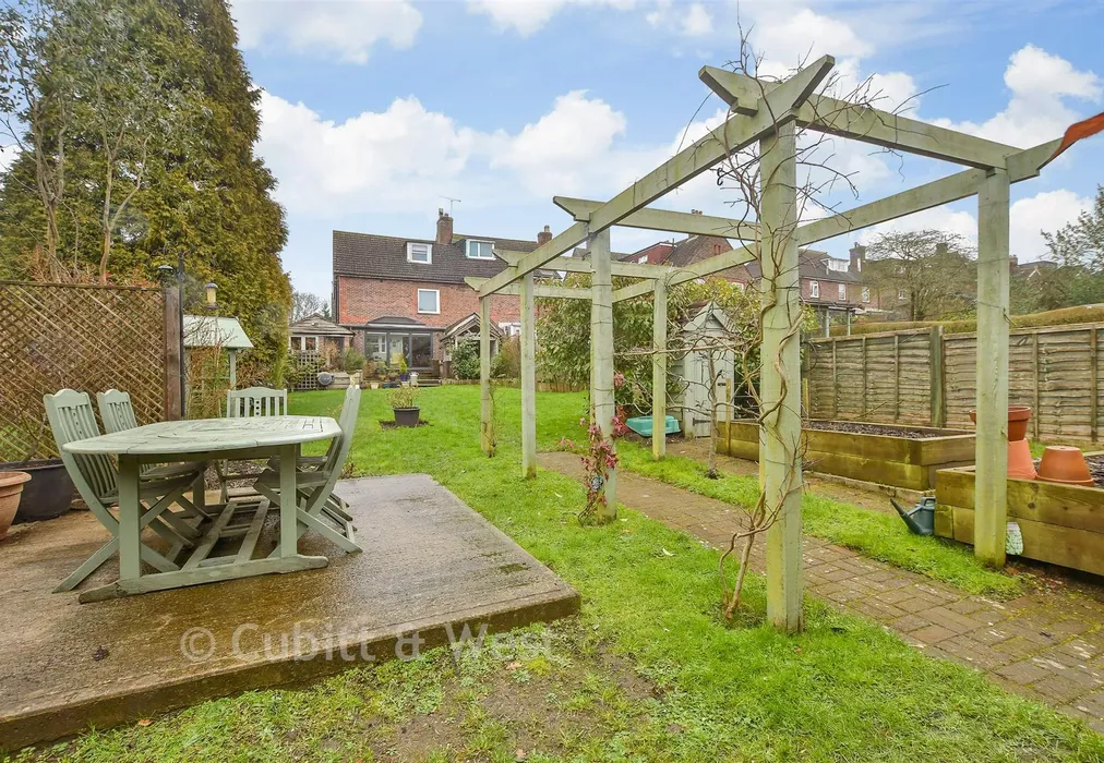 Rear Garden - Hamsey Road, Sharpthorne, East Grinstead, West Sussex - Wards of Kent