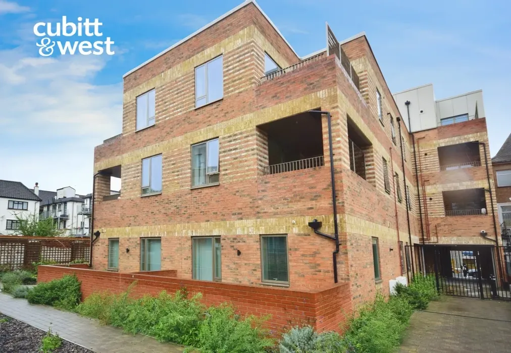 36308938-DSC_2386 - Backstage Walk Wallington SM6 - Wards of Kent