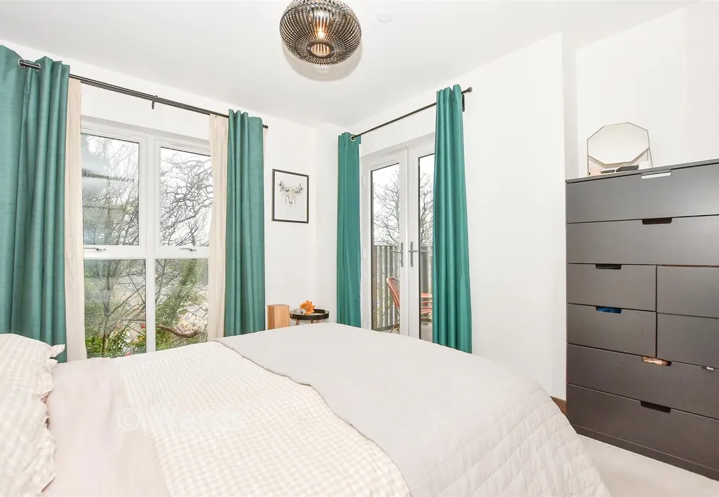 Bedroom 1 - Rosalind Drive, Maidstone, Kent - Wards of Kent
