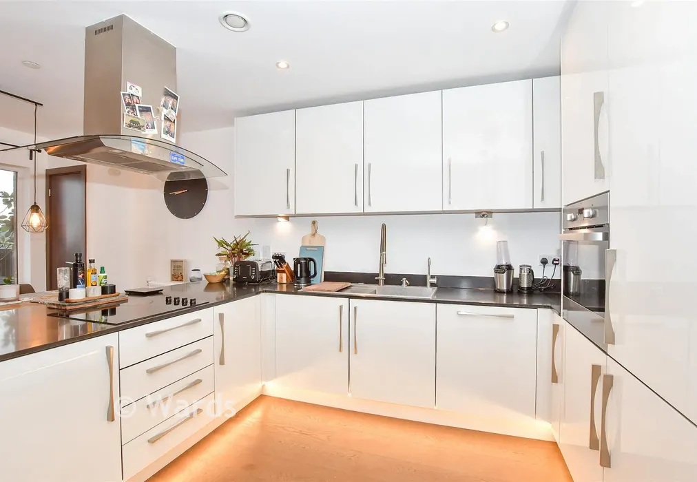 Kitchen - Rosalind Drive, Maidstone, Kent - Wards of Kent