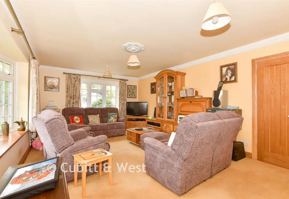 Lounge - Ringles Cross, Uckfield, East Sussex - Wards of Kent