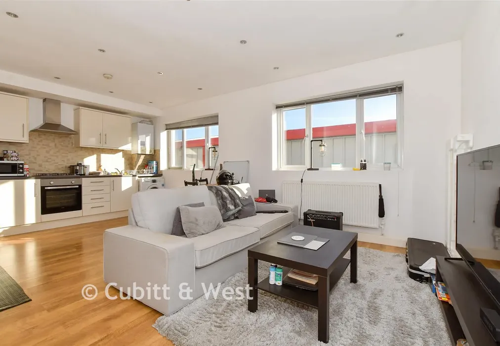 Lounge - Gatwick Road, Crawley, West Sussex - Wards of Kent