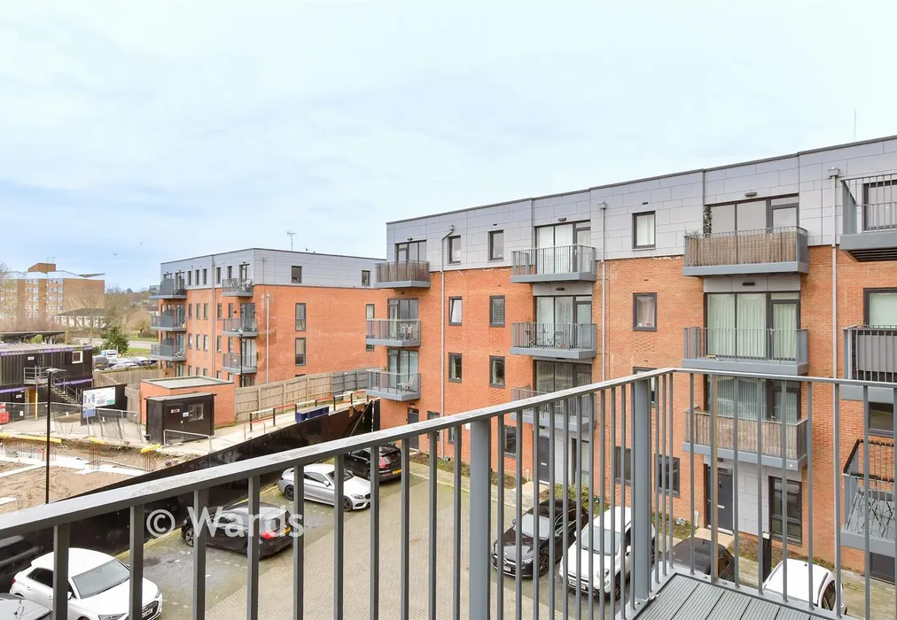 Balcony - Vauxhall Place, Dartford, Kent - Wards of Kent