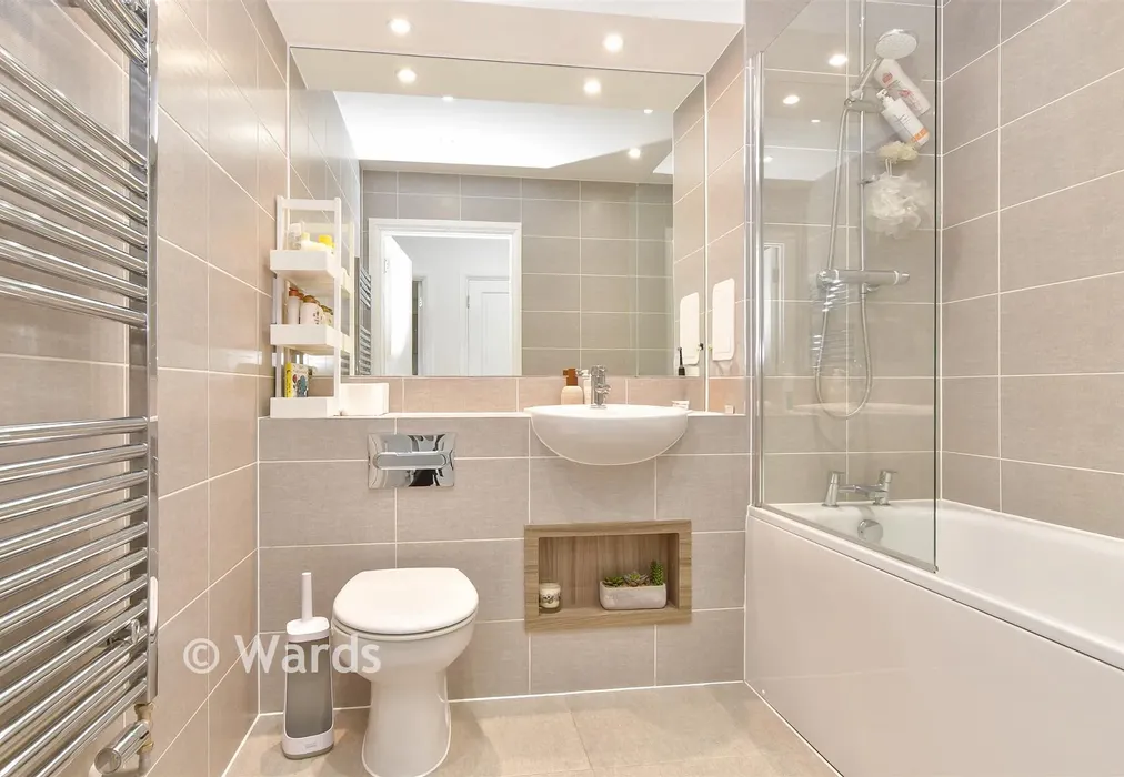 Bathroom - Vauxhall Place, Dartford, Kent - Wards of Kent