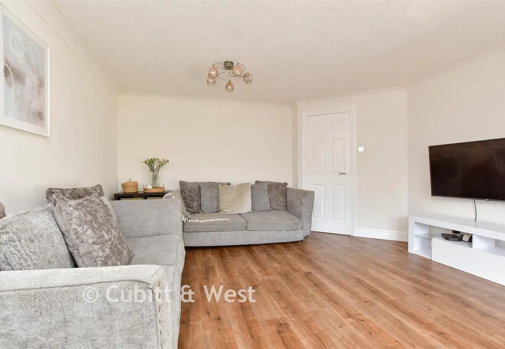 Lounge/Diner - Hollycroft Close, South Croydon, Surrey - Wards of Kent