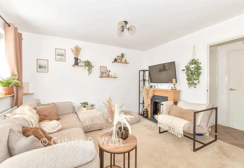 Lounge - Small Copse, West Broyle, Chichester, West Sussex - Wards of Kent