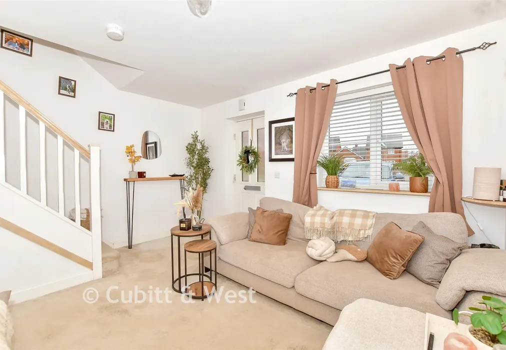 Lounge - Small Copse, West Broyle, Chichester, West Sussex - Wards of Kent