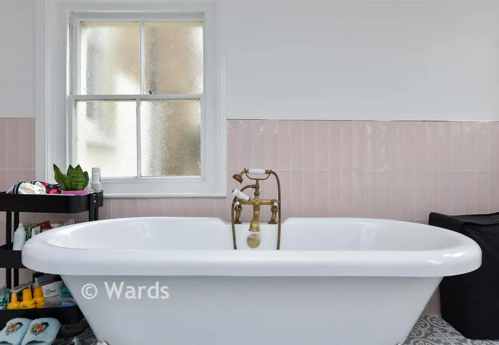 Bathroom - Athelstan Road, Cliftonville, Margate, Kent - Wards of Kent