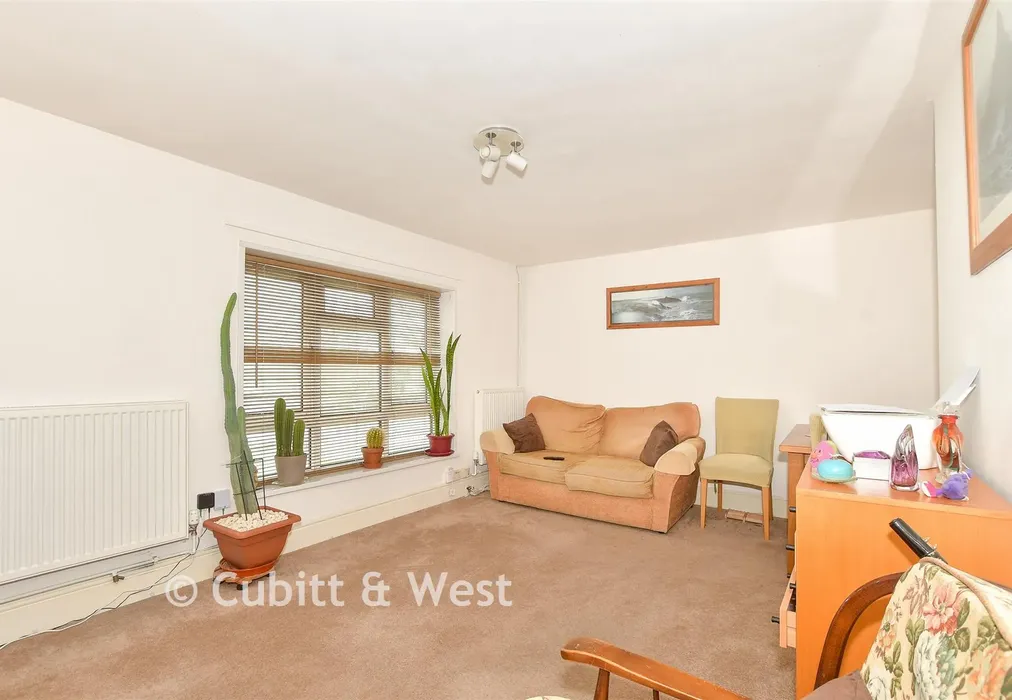 Lounge - Tilgate Way, Crawley, West Sussex - Wards of Kent