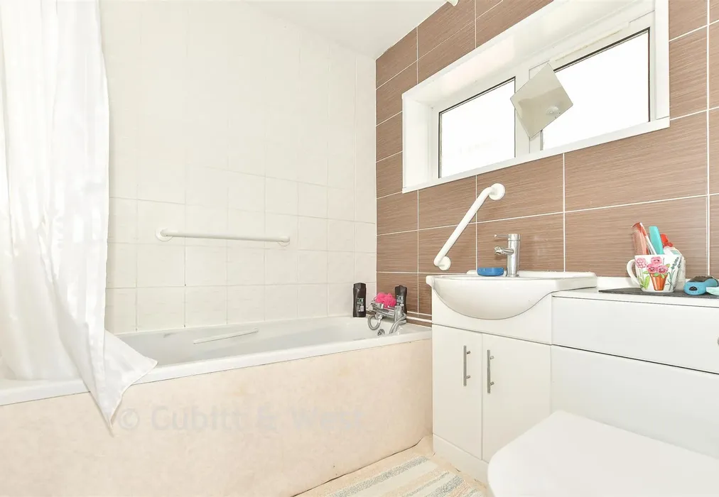Bathroom - Tilgate Way, Crawley, West Sussex - Wards of Kent