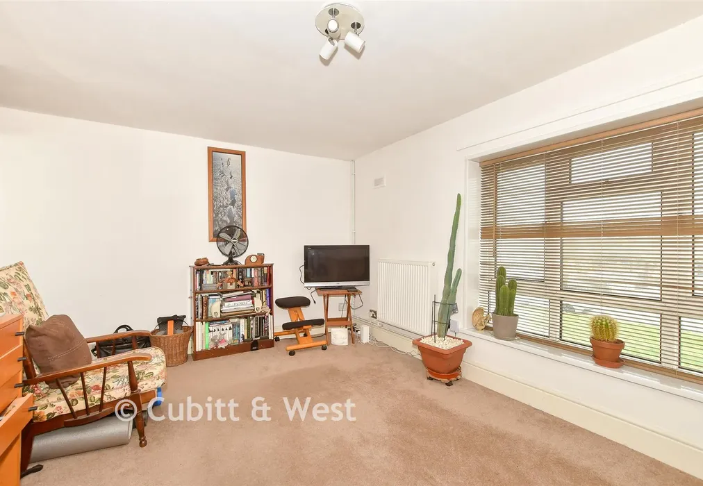 Lounge - Tilgate Way, Crawley, West Sussex - Wards of Kent