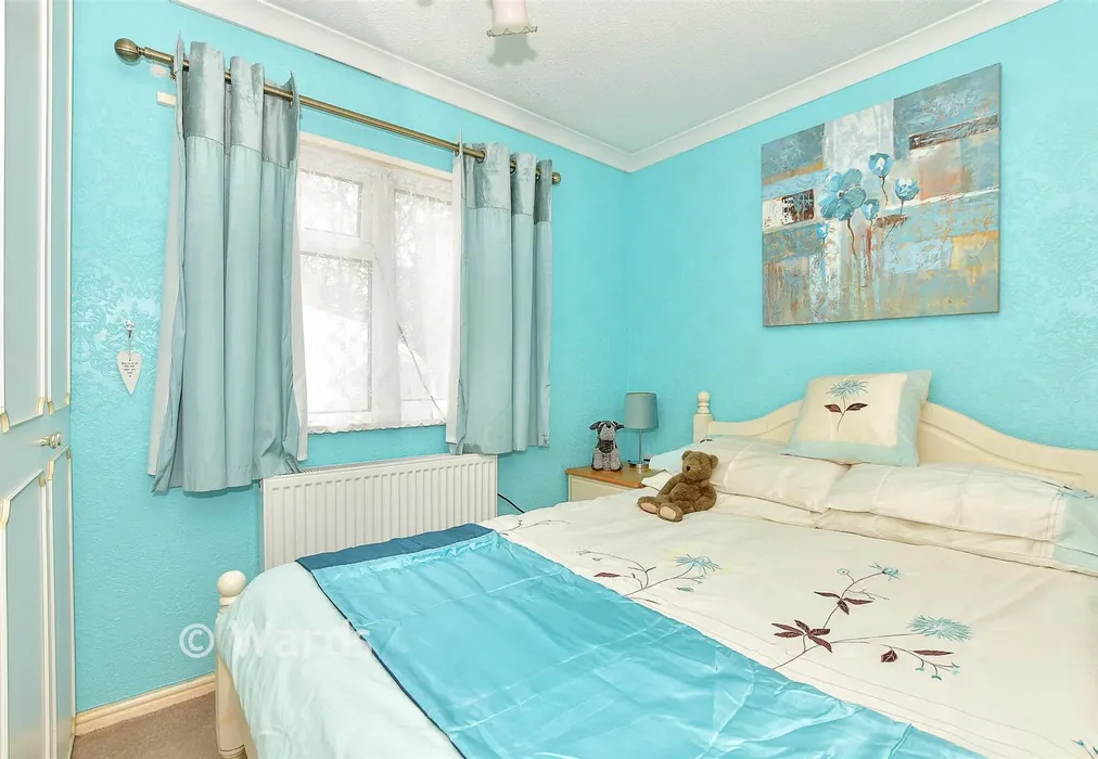 Bedroom 2 - Shenley Park, Shenley Corner, Ashford, Kent - Wards of Kent