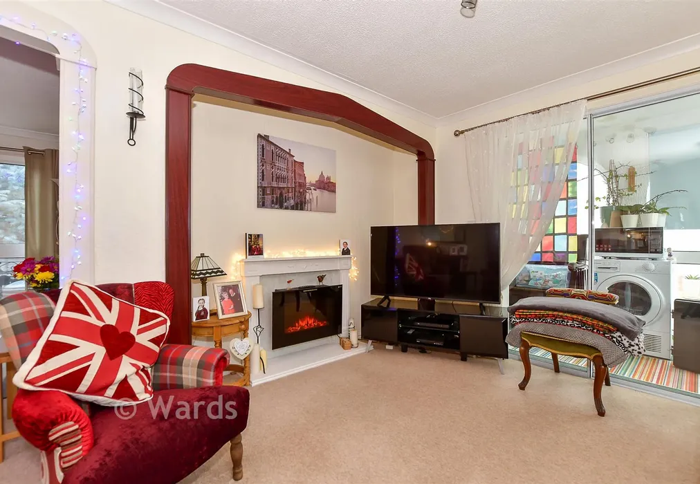 Lounge - Shenley Park, Shenley Corner, Ashford, Kent - Wards of Kent