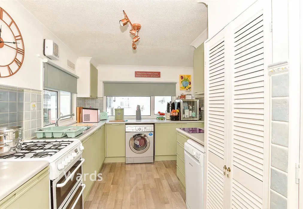Kitchen - Shenley Park, Shenley Corner, Ashford, Kent - Wards of Kent