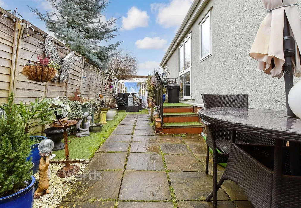 Rear Garden - Shenley Park, Shenley Corner, Ashford, Kent - Wards of Kent