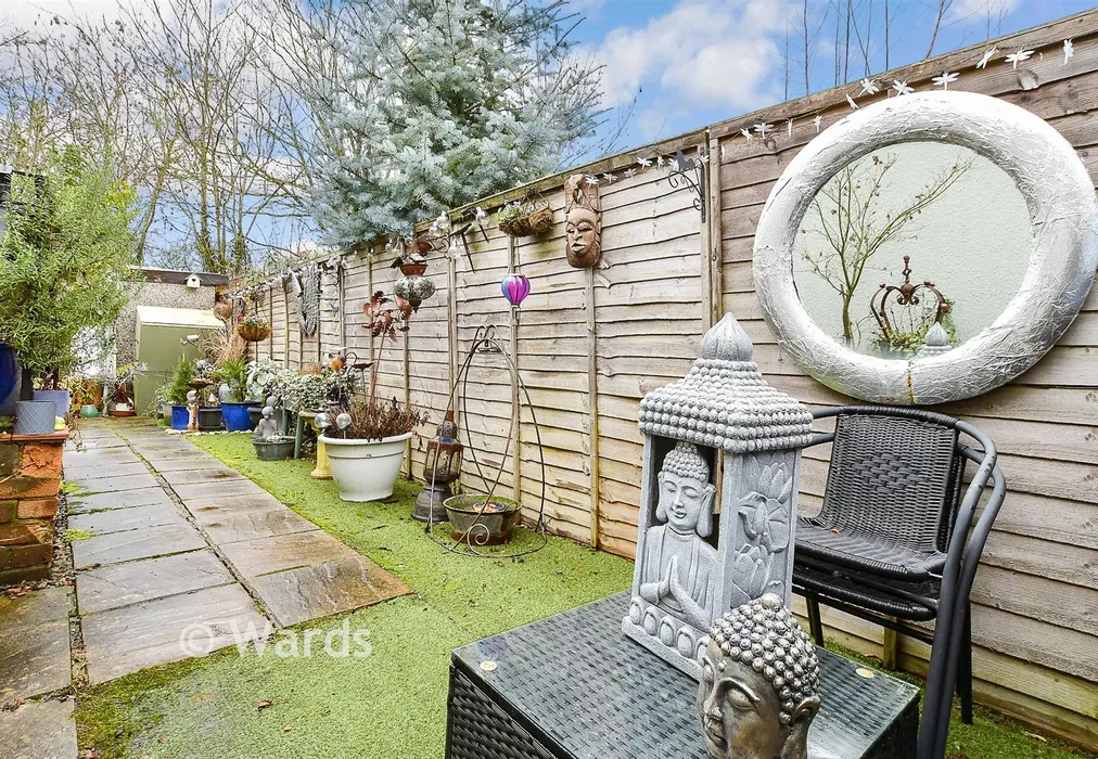 Rear Garden - Shenley Park, Shenley Corner, Ashford, Kent - Wards of Kent