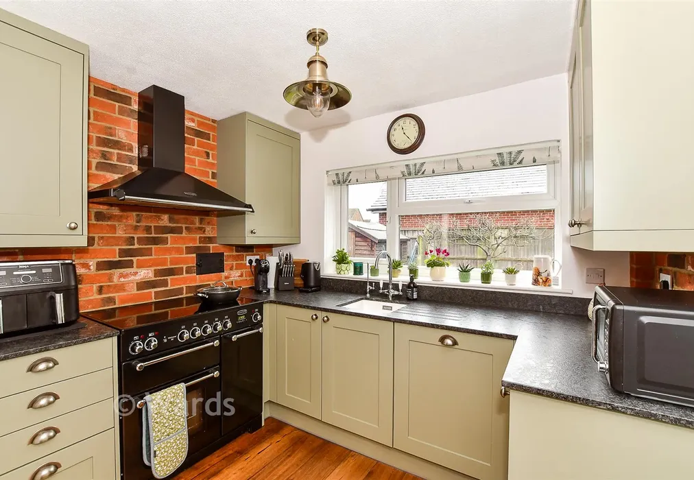 Kitchen - Ulcombe Road, Headcorn, Ashford, Kent - Wards of Kent