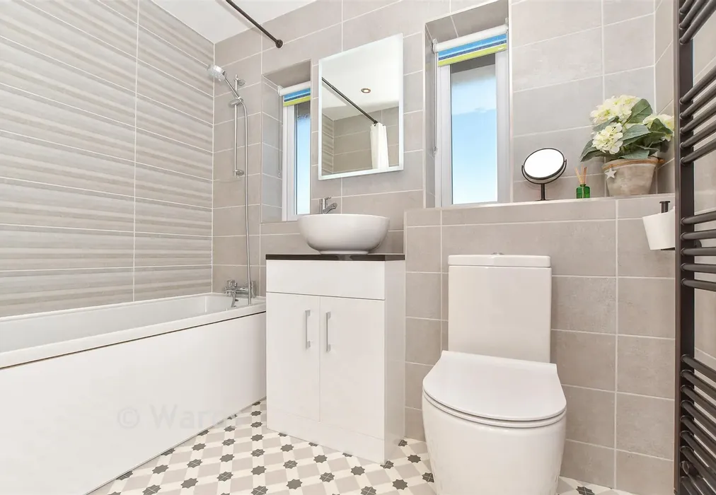 Bathroom - Hornbeam Close, Paddock Wood, Tonbridge, Kent - Wards of Kent