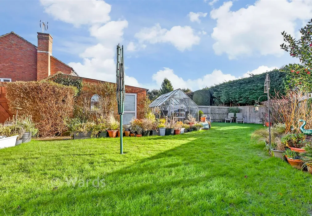 Rear Garden - Hornbeam Close, Paddock Wood, Tonbridge, Kent - Wards of Kent