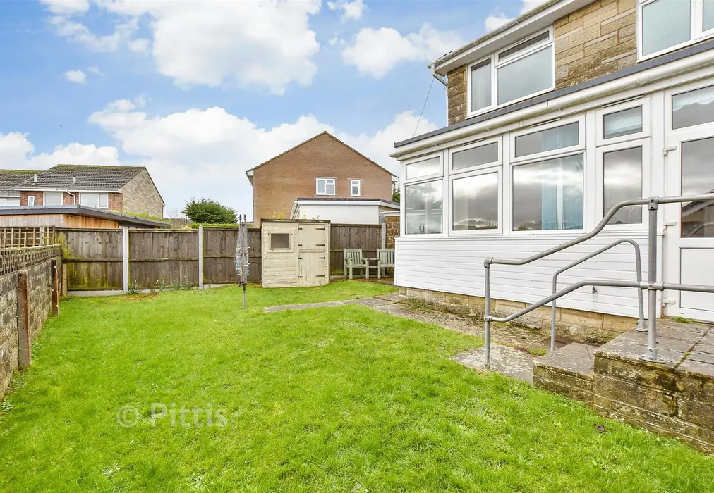 Rear Garden - Mountbatten Drive, Newport, Isle of Wight - Wards of Kent