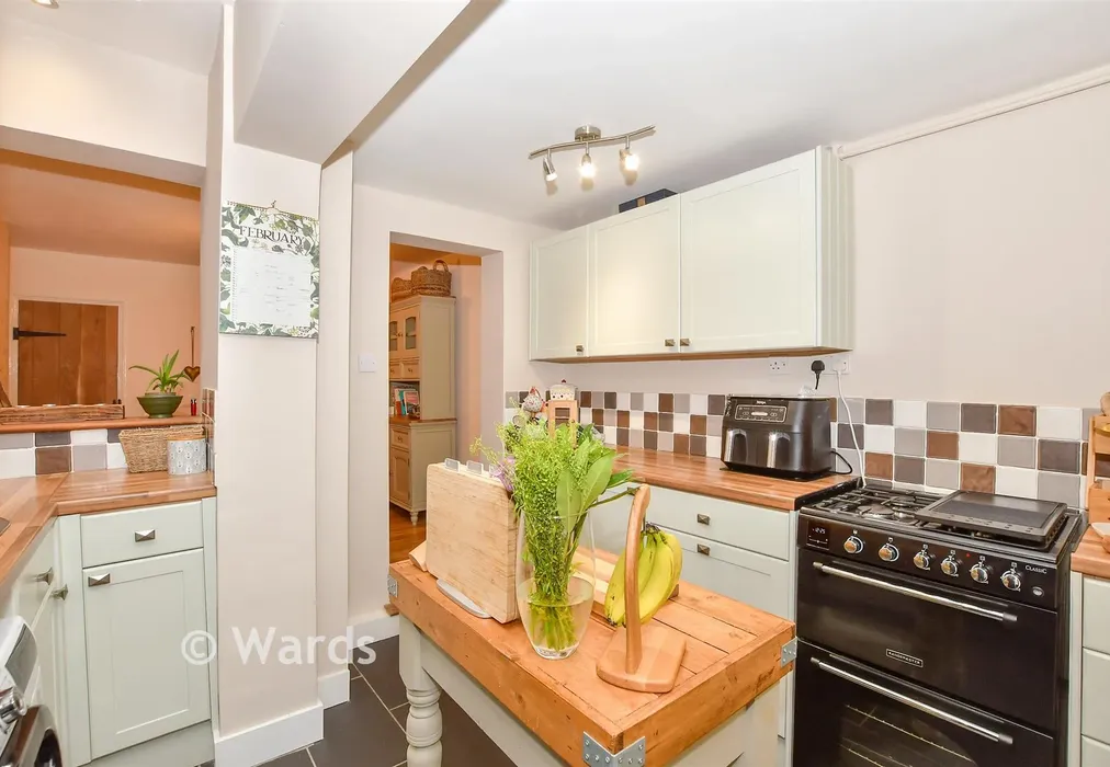 Kitchen - Victoria Street, Eccles, Aylesford, Kent - Wards of Kent