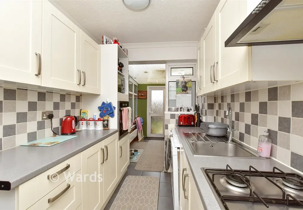 Kitchen - Gladstone Drive, Sittingbourne, Kent - Wards of Kent