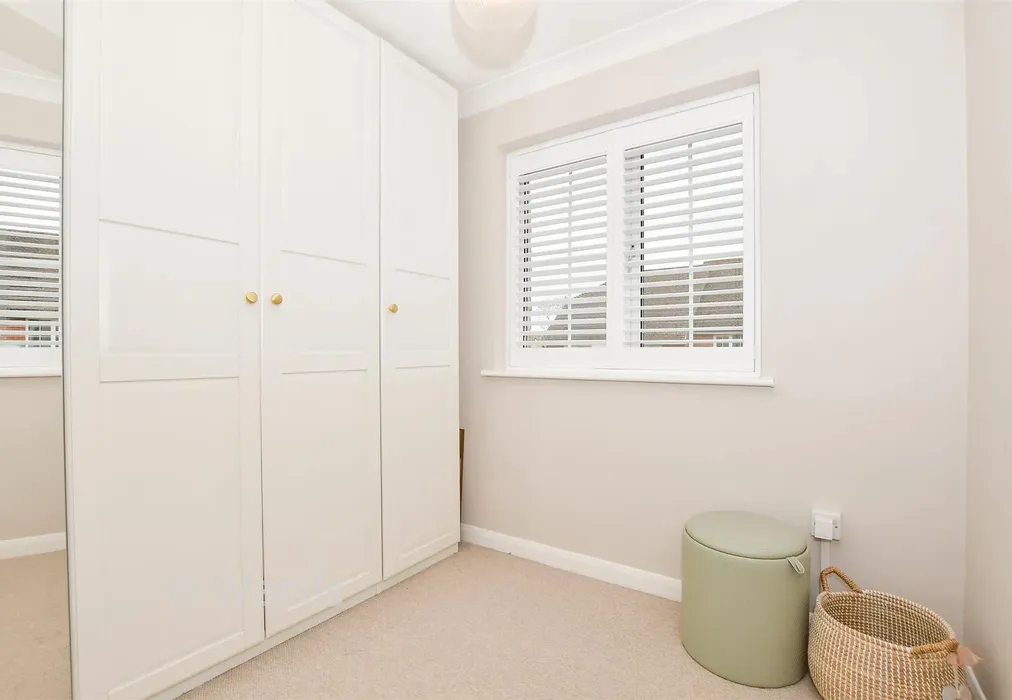 --- - Meadow Bank, West Malling, Kent - Wards of Kent