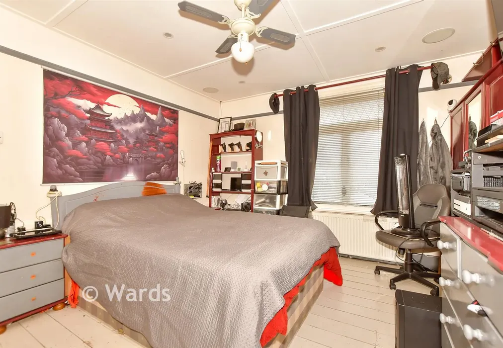 Bedroom 1 - College Road, Deal, Kent - Wards of Kent