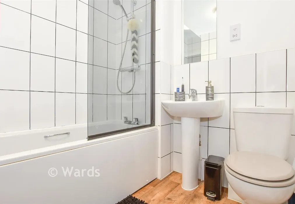 Bathroom - Brooks Drive, Ryarsh, West Malling, Kent - Wards of Kent