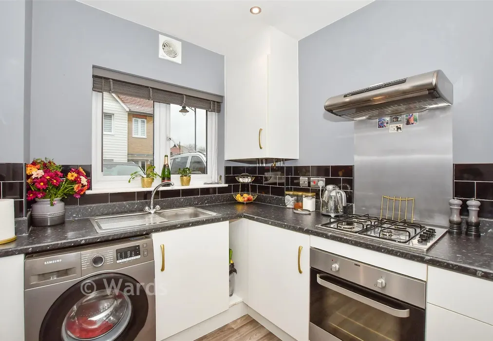 Kitchen - Brooks Drive, Ryarsh, West Malling, Kent - Wards of Kent