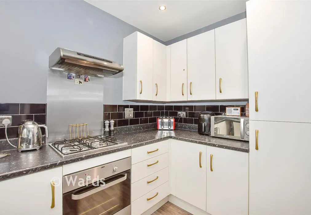 Kitchen - Brooks Drive, Ryarsh, West Malling, Kent - Wards of Kent