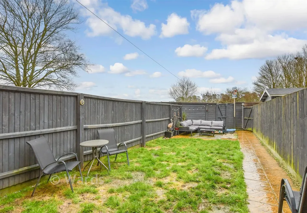 Rear Garden - Brooks Drive, Ryarsh, West Malling, Kent - Wards of Kent