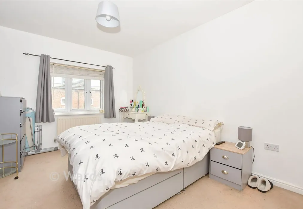Bedroom 1 - Brampton Field, Ditton, Aylesford, Kent - Wards of Kent