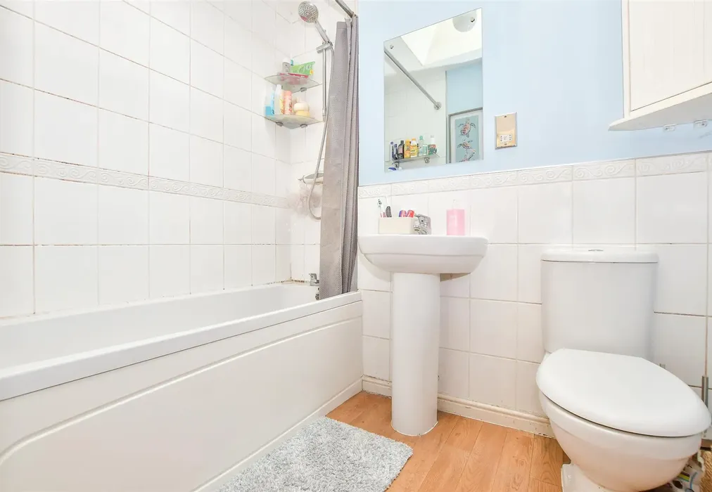 Bathroom - Brampton Field, Ditton, Aylesford, Kent - Wards of Kent