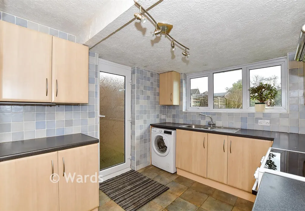 Kitchen - Swan Green, Sellindge, Kent - Wards of Kent