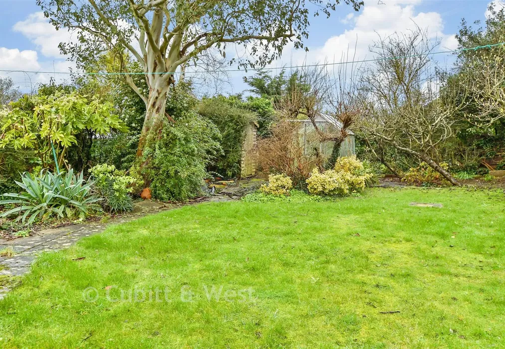 Rear Garden - Larkfield Way, Brighton, East Sussex - Wards of Kent